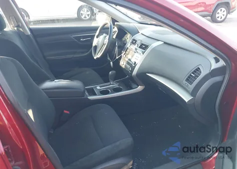 2015 Nissan Altima 2.5 S z USA, uszkodzony, nr VIN 1N4AL3AP8FC567742